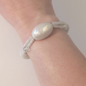 752 Chunky‎ White Beaded Stretch Bracelet